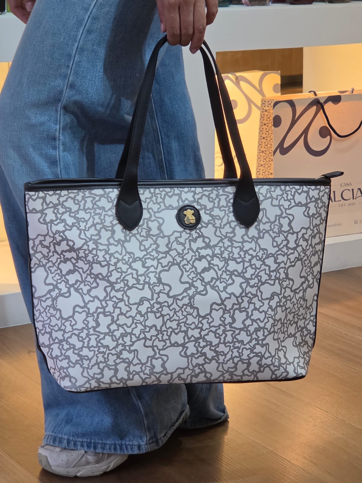TOTE TOUS